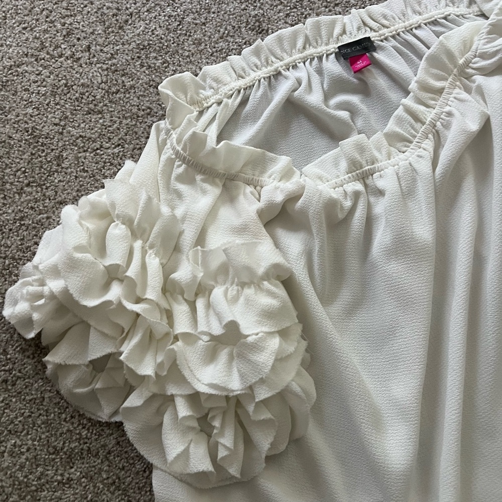 Ruffled sleeve Vince camuto top